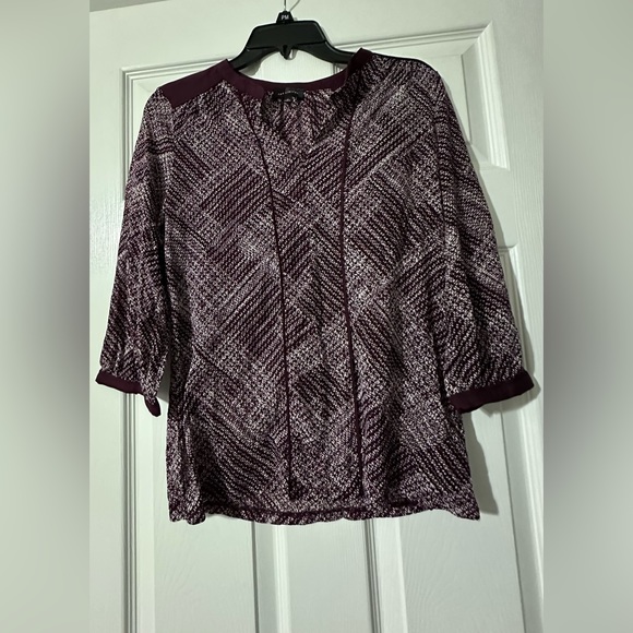 The Limited Quarter sleeve blouse is a size Medium. - Picture 9 of 9